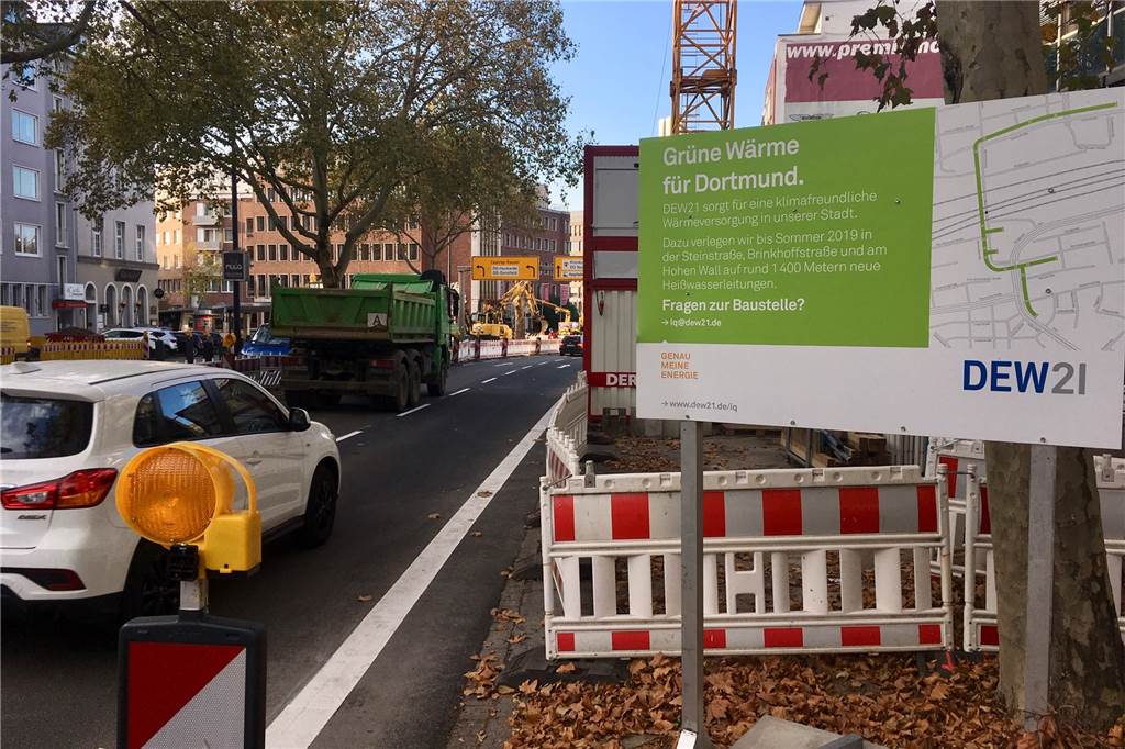 Großbaustelle in der Innenstadt: DEW21 will neues Heizwerk bauen An vielen Stellen in der Innenstadt, wie hier am Wall, wurde und wird am neuen Fernwärmenetz von DEW21 gebaut.