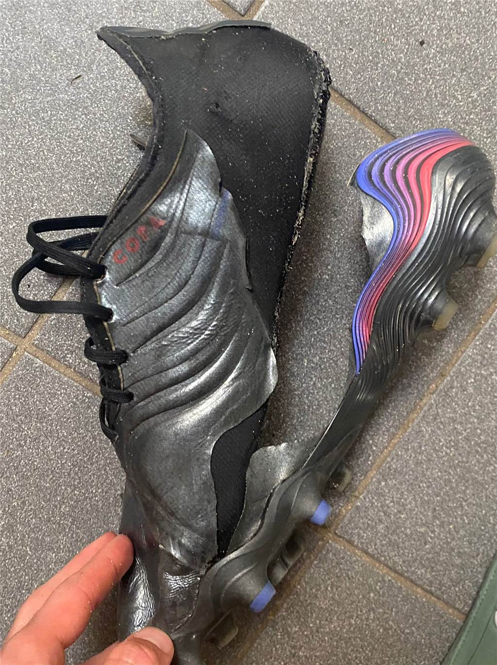 TuS Haltern: Rademachers kuriose Auswechslung - „Wir waren ein bisschen ratlos“ An weitere Spielminuten mit seinem kaputten Schuh war für Lennart Rademacher vom TuS Haltern nicht mehr zu denken, zu groß war der Schaden.