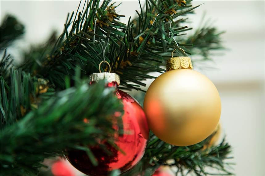 Gemeinsam feiern trotz Corona: Tipps für digitale Weihnachtsfeiern und Familientreffen Anders, aber nicht weniger schön: Viele Familien machen sich nun Gedanken, in welchem Rahmen sie Weihnachten feiern wollen.