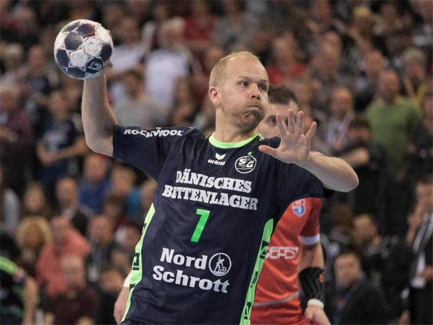 Flensburg-Handewitt an der Spitze der Handball-Bundesliga Anders Eggert war mit neun Treffern Flensburgs bester Torschütze. Foto: Axel Heimken