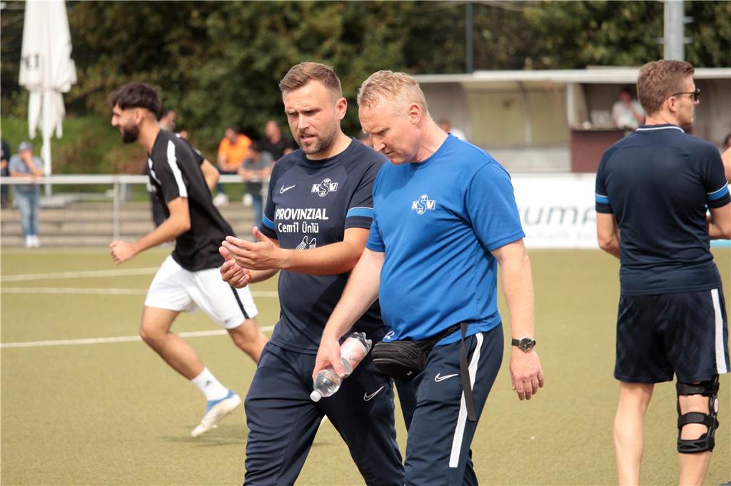 Andi Feiler so offen wie nie Andi Feiler (r.) neben Co-Trainer Kevin Jagusch.