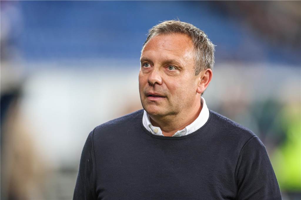 Zwei ehemalige Schalke-Trainer verlieren ihren Job André Breitenreiter hatte in Huddersfield keinen Erfolg.