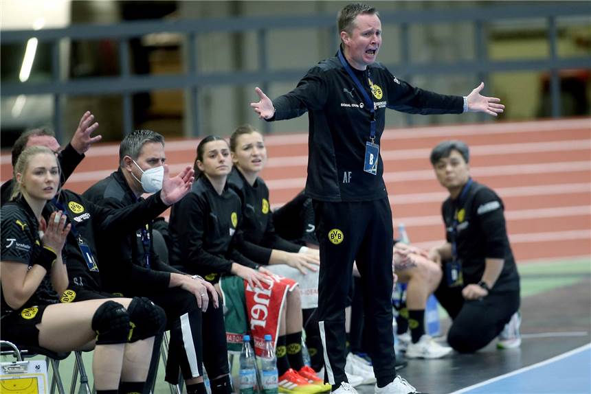 Hiobsbotschaft für Borussia Dortmund: Nächster Kreuzbandriss beim BVB - Spiel abgesagt Andre Fuhr muss auf eine Spielerin nun monatelang verzichten.