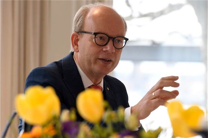 AFD-Politiker aus NRW hetzt gegen Ukraine-Flüchtlinge – Das hat ein Nachspiel Andre Kuper (CDU), NRW-Landtagspräsident, spricht.