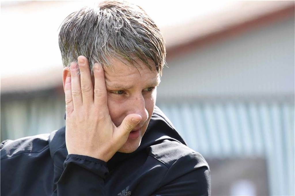 Zwei Trainerwechsel in der Kreisliga A1 Recklinghausen André Stenert hat den TuS Velen früher als ursprünglich geplant verlassen.