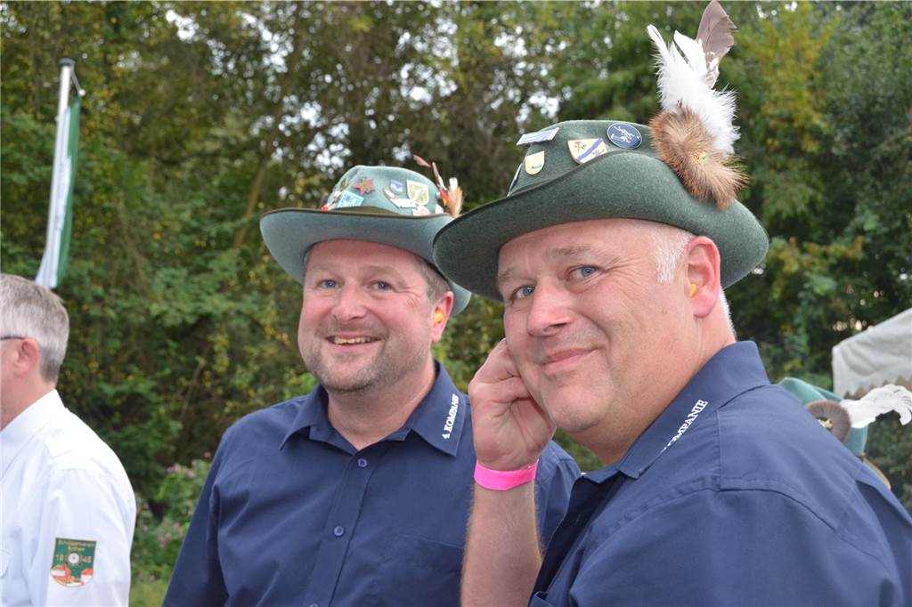 André und Timo Leipholz tauschen sich aus