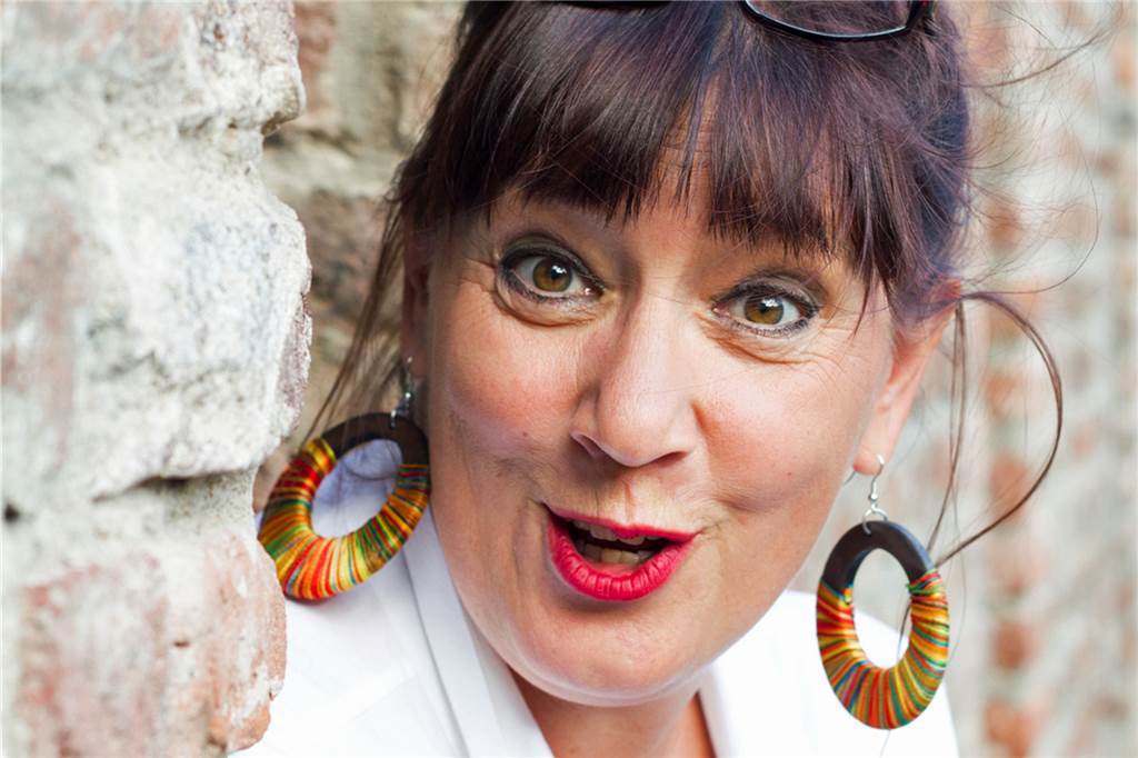 Dorstener Frauenkulturtage plädieren für mehr Gerechtigkeit Andrea Badey eröffnet am 9. März um 20 Uhr in der Petrinum-Aula mit ihrem aktuellen Kabarett-Programm „Schwarze Schafe, heute ganz in weiß“ die 34. Dorstener Frauenkulturage.