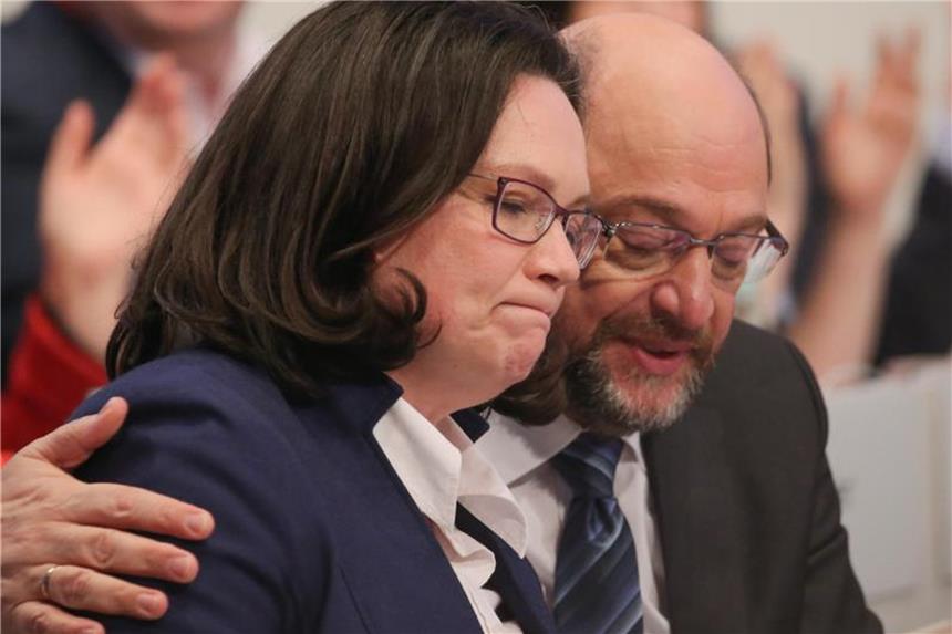 SPD fällt auf Rekordtief Andrea Nahles und Martin Schulz im Januar in Bonn. Die Umfragewerte der SPD haben einen neuen Tiefstwert erreicht. Foto: Oliver Berg