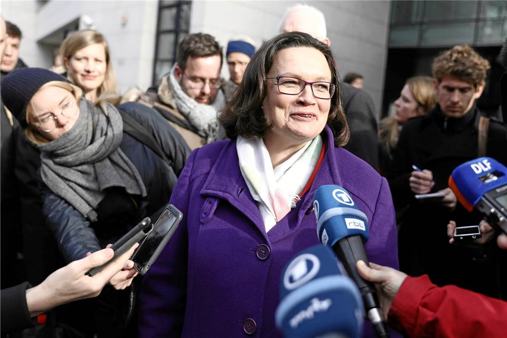 Söder, Habeck, Schröder, Merkel – vom Umgang mit Niederlagen Andrea Nahles wirkt nach ihrem Rückzug aus der Politik wie abgetaucht. Andere Ex-SPD-Vorsitzenden belehren ihre Nachfolger lieber.