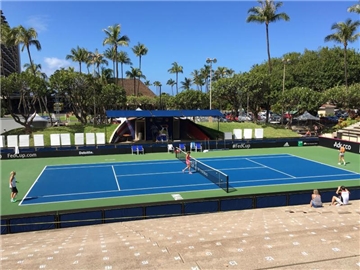 Andrea Petkovic und Julia Görges trainieren auf dem Center Court der Royal Lahaina Tennis Ranch auf der Hawaii-Insel Maui. Foto: Wolfgang Müller