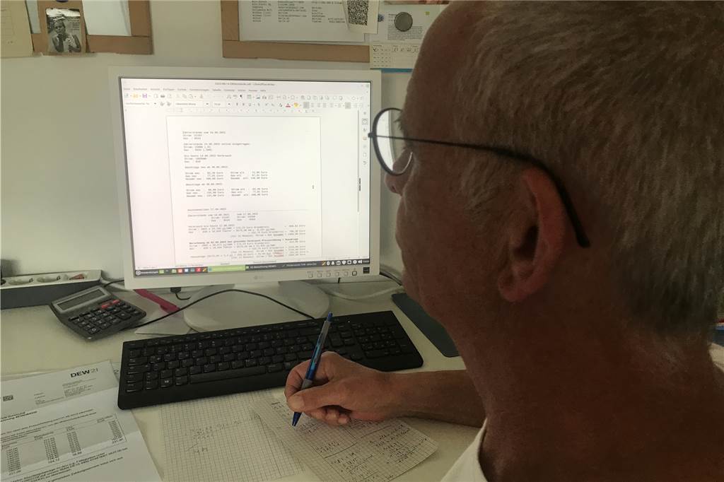 Andreas Berle verzweifelt über Preis von Strom und Gas: „Wie soll das gehen?“ Andreas Berle hat genau durchgerechnet, wie teuer höherer Gaspreis und Gasumlage für ihn werden.