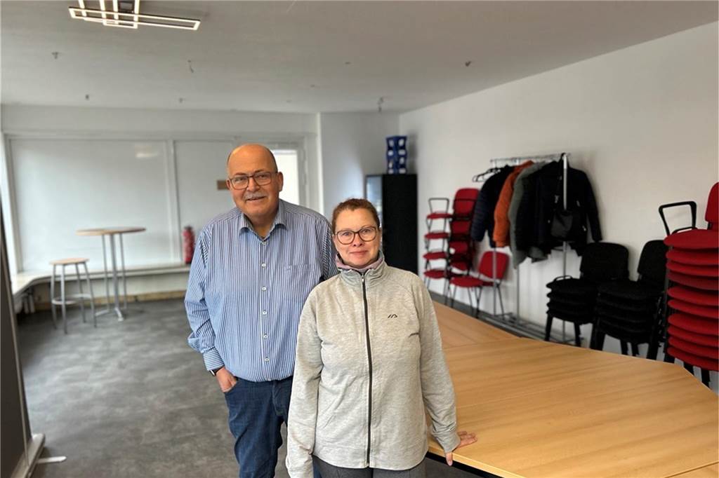Eröffnung der AWO in Erle: „Kaffee und mehr“ im Herzen von Erle Andreas Erzkamp und Sonja Köhler von der AWO freuen sich, dass sie im Herzen von Erle ihren "Heimathafen" gefunden haben.