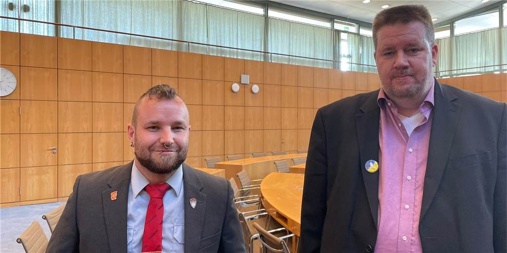 „Dafür hätte ich mich geschämt“: Castrop-Rauxeler FDP findet deutliche Worte Andreas Kemna (l., Die Partei) und Nils Bettinger (FDP) sind Mitglieder im Bauausschuss. Dieser tagte am Mittwochabend.