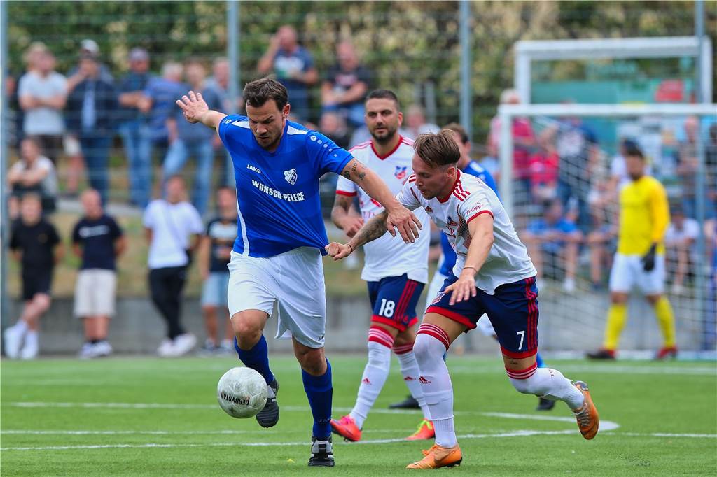 Dortmunder Amateurfußball-Legende beendet ihre Karriere Andreas Kluy (l.) hört auf.