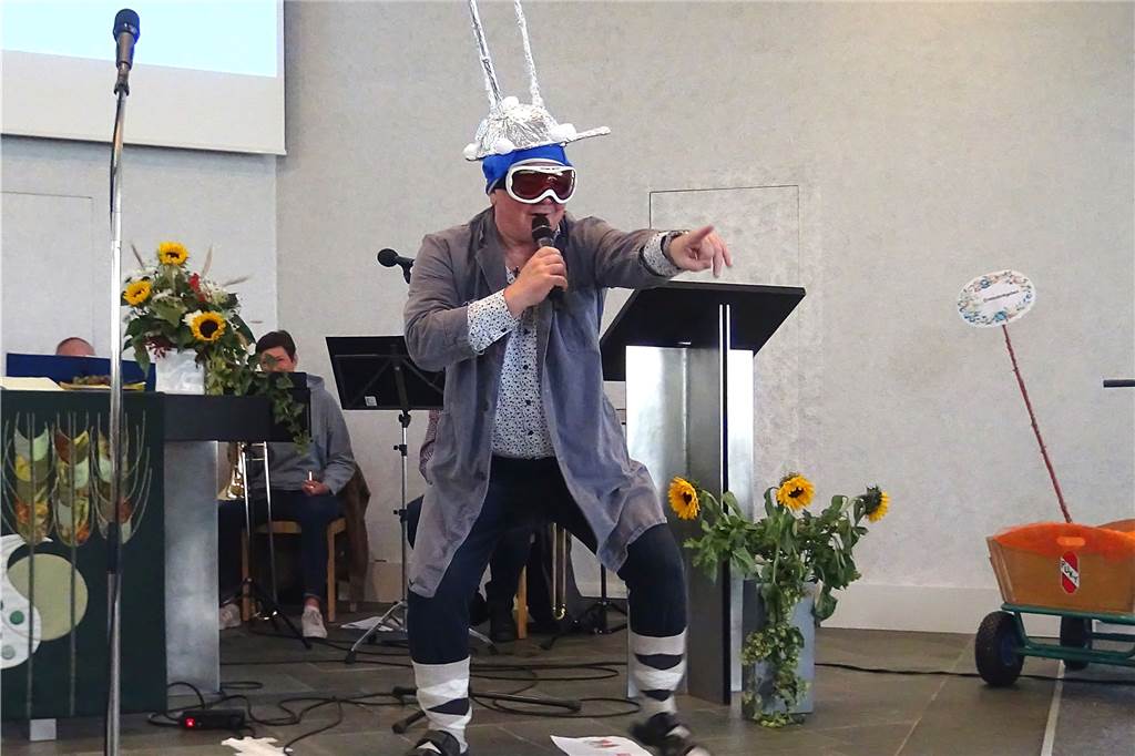 Was die ev. Kreuzkirche in Dorsten inzwischen so besonders macht Andreas Lensing spielte "den Küster, der aus der Zukunft kam"