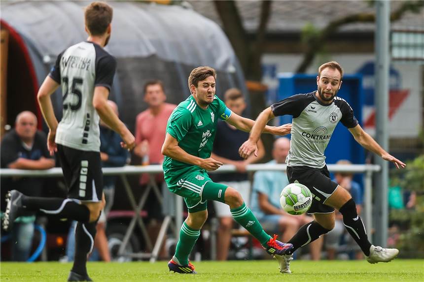 Wild, wilder, Westfalenliga: Was die Dortmunder Mannschaften in der kommenden Saison erwartet Andreas Lüder (r.) und Björn Menneke kämpfen in einer Liga.