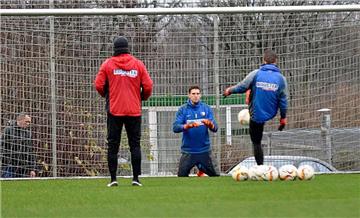 Andreas Luthe während des Trainingsauftakts beim VfL Bochum.