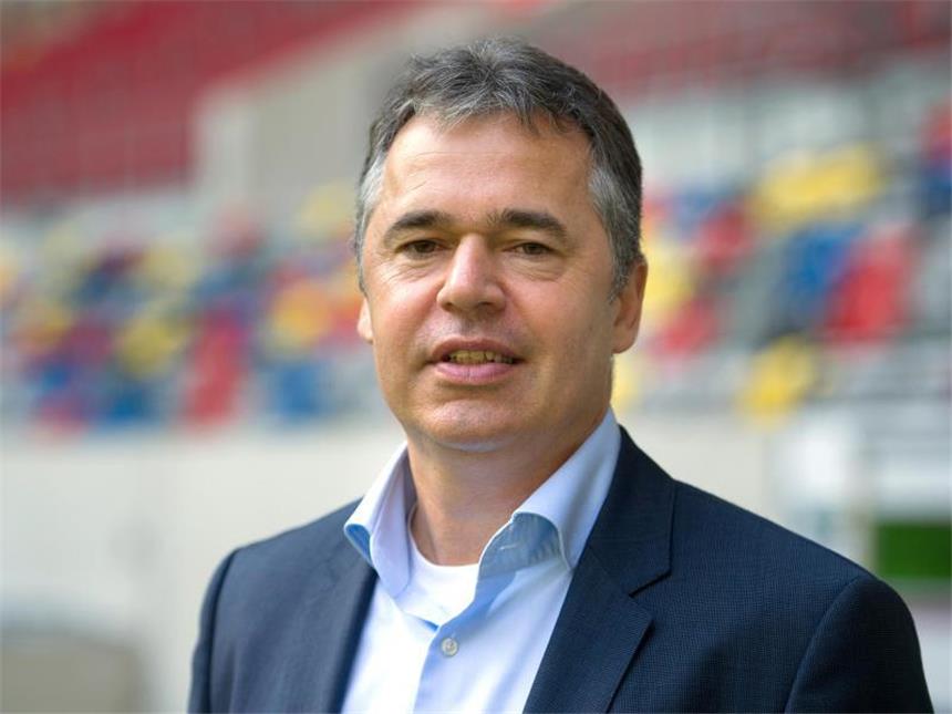 Rettig: Gewaltbereite Fans «sind Kriminelle» Andreas Rettig verurteilt gewaltige Fußball-Fans scharf. Foto: Matthias Balk