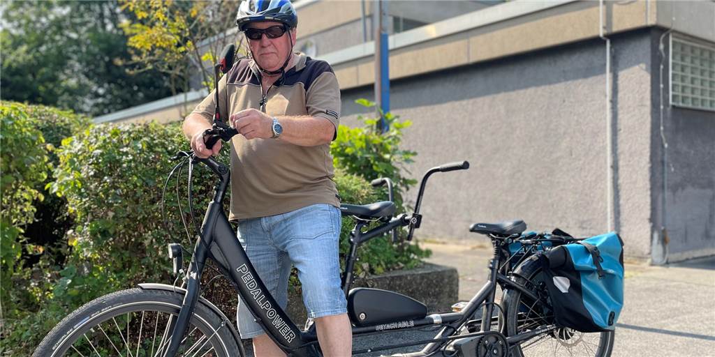 Zu viele Unfälle: Andreas Sonnek und Co. trainieren das Pedelec-Fahren Andreas Sonnek hat sich ein Pedelec-Tandem zugelegt. Sicher zu fahren, will er beim vhs-Kurs trainieren.