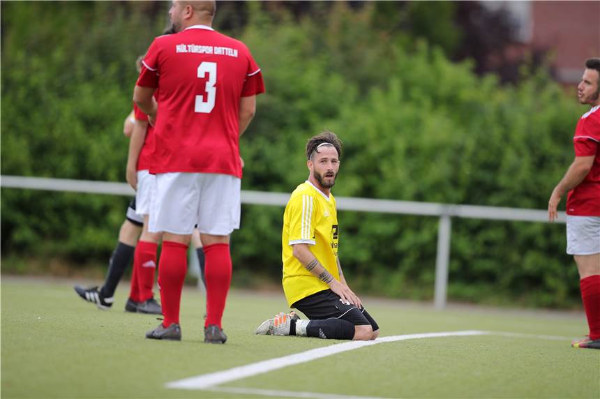 Westfalia Vinnum verliert Kellerduell gegen Leusberg - und steckt tief im Abstiegskampf Andreas Stolzenberg traf zum 1:0 für die Vinnumer, traf ein weiteres Mal aber nur die Latte.