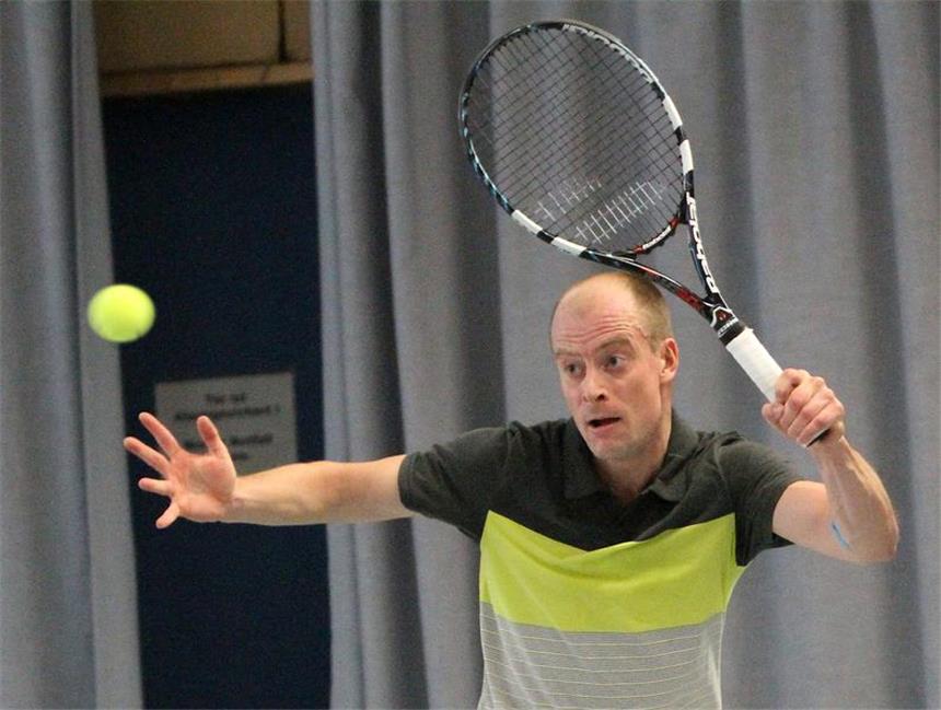 Andreas Thivessen ist Deutscher Vizemeister Andreas Thivessen hat seinen Titel bei der Westfälischen Hallenmeisterschaft erfolgreich verteidigt.