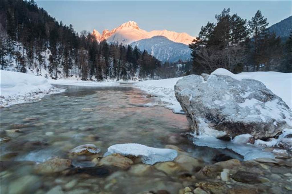 Nach zwei Jahren Zwangspause: Naturfoto-Festival wieder in Lünen Andreas Volz aus der GDT Regionalgruppe München fotografierte dieses Bild mit dem Titel "Wilde Isar - Naturschätze zwischen Hochgebirge, Großstadt und Auenlandschaft".