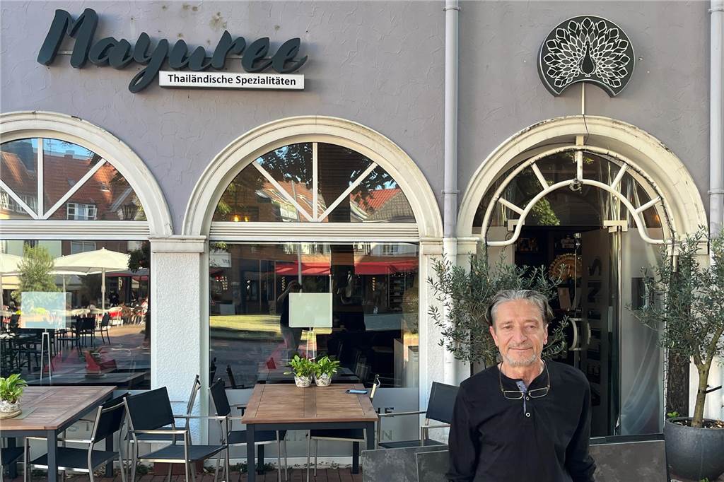 Gastronom Andreas Winkler schließt das „Mayuree“ und wandert aus Andreas Winkler vor dem thailändischen Restaurant Mayuree in Haltern
