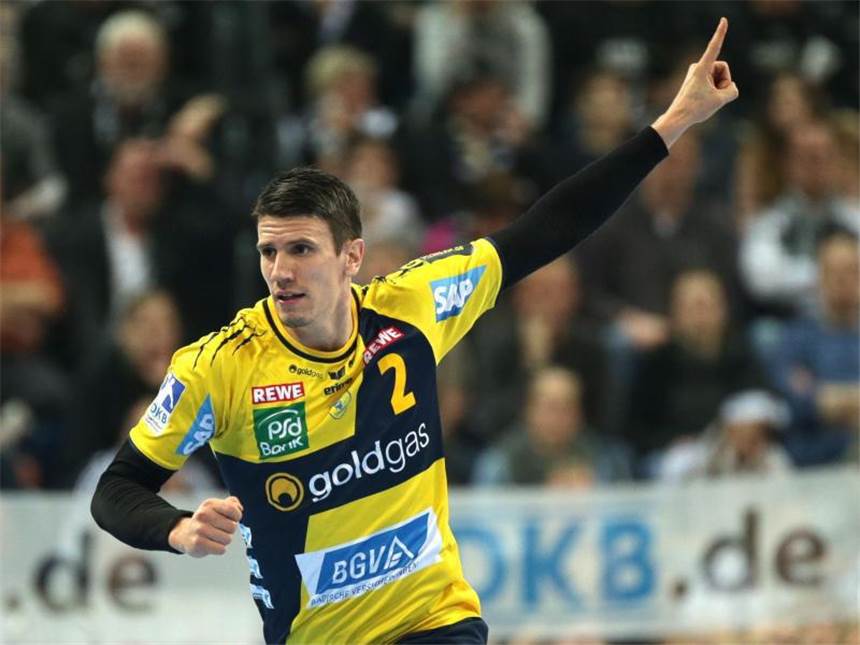 Rhein-Neckar Löwen dicht vor dem Titel Andy Schmid führte die Rhein-Neckar Löwen mit sieben Treffern zum Sieg. Foto: Axel Heimken