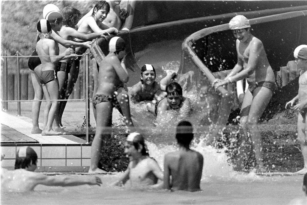 Anfang der 80er-Jahre wurde das Freibad am Cappenberger See neu eröffnet. Die Besucher strömten während der Sommermonate in das Bad, um sich zu erfrischen und auf den großen Liegewiesen zu sonnen. 