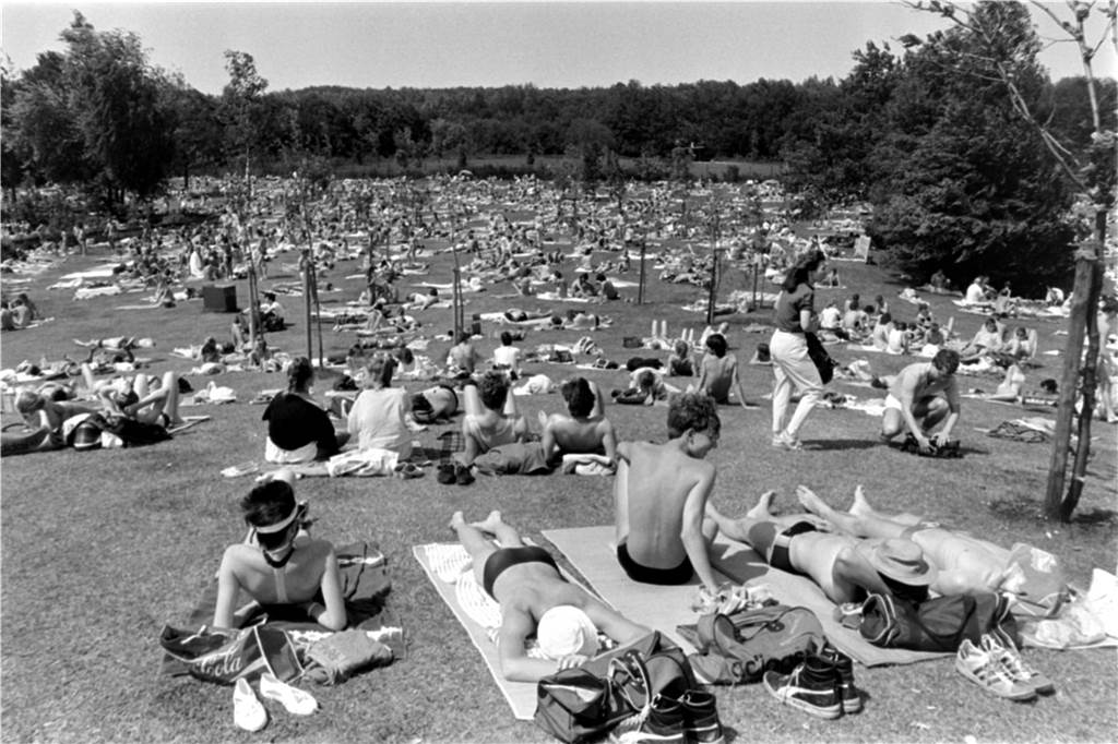 Anfang der 80er Jahre wurde das Freibad am Cappenberger See neu eröffnet. Die Besucher strömten während der Sommermonate in das Bad, um sic zu erfrischen und auf den großen Liegewiesen zu sonnen.