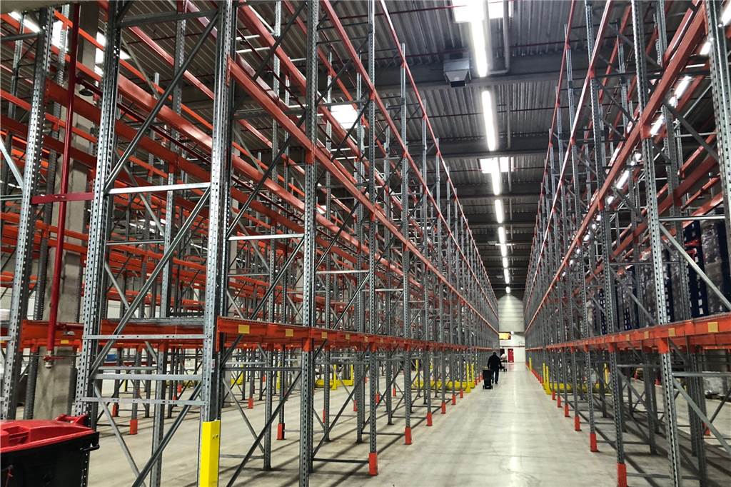 Bahngleise am alten Ikea-Gelände in Werne sollen wiederbelebt werden Anfang des Jahres bezog bereits der Markisenhersteller Hella das ehemalige Ikea-Logistikzentrum. Weitere Mieter sollen folgen.