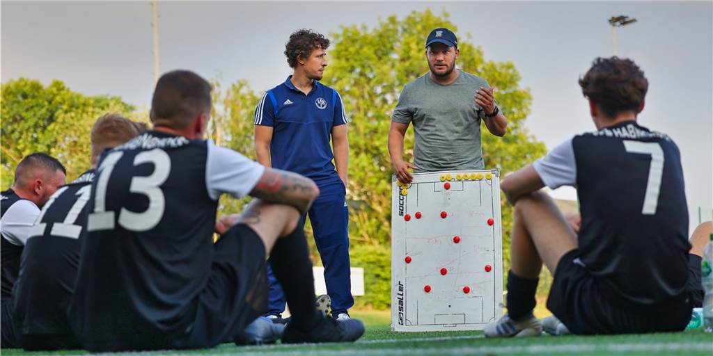 Nach Entlassung als Trainer des VfB Habinghorst: Olschewski und Lukat machen als Spieler weiter Anfang Juni trennte sich der VfB Habinghorst von seinen Kreisliga-A-Trainern Marc Olschewski (r) und Dustin Lukat (l). Jetzt steht bei beiden fest, wie es für sie in der Saison 2022/23 weitergeht.