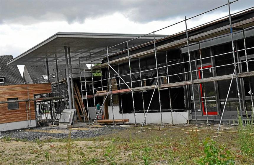 Fördergelder verschenkt: Stadt prüft "Büroversehen" Anfang September 2013 erhielt die Stadt den Förderbescheid über 512.000 Euro für das Bürgerzentrum in Gahmen. Zu dem Zeitpunkt - hier ein Foto vom August 2013 - waren die Arbeiten schon drei Monate im Gange.
