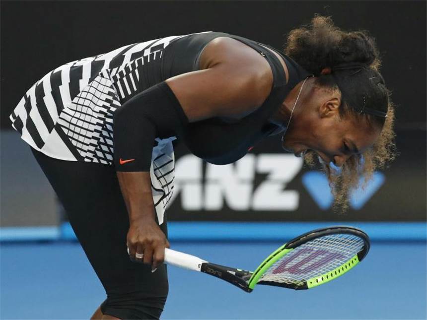 Serena Williams wieder die Eins nach Titel 23 Anfangs lief es für Serena Williams noch nicht so. Ihr Schläger brach. Foto: Kin Cheung