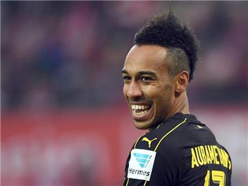 Angeblich soll für Pierre-Emerick Aubameyang ein 150-Millionen-Euro-Angebot aus China vorliegen. Der BVB dementierte das aber.