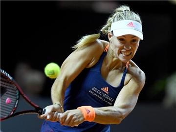 Angelique Kerber bestreitet ihr Auftaktmatch gegen die Russin Jekaterina Makarowa. Foto: Bernd Weissbrod