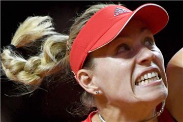 Angelique Kerber hat sich eine muskuläre Verletzung am Oberschenkel zugezogen. Foto: Marijan Murat