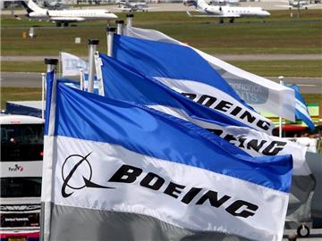 Angesichts der starken Flugzeug-Nachfrage und einer niedrigeren Steuerquote hob Boeing die Gewinnprognose für das laufende Jahr an. Foto: Andy Rain