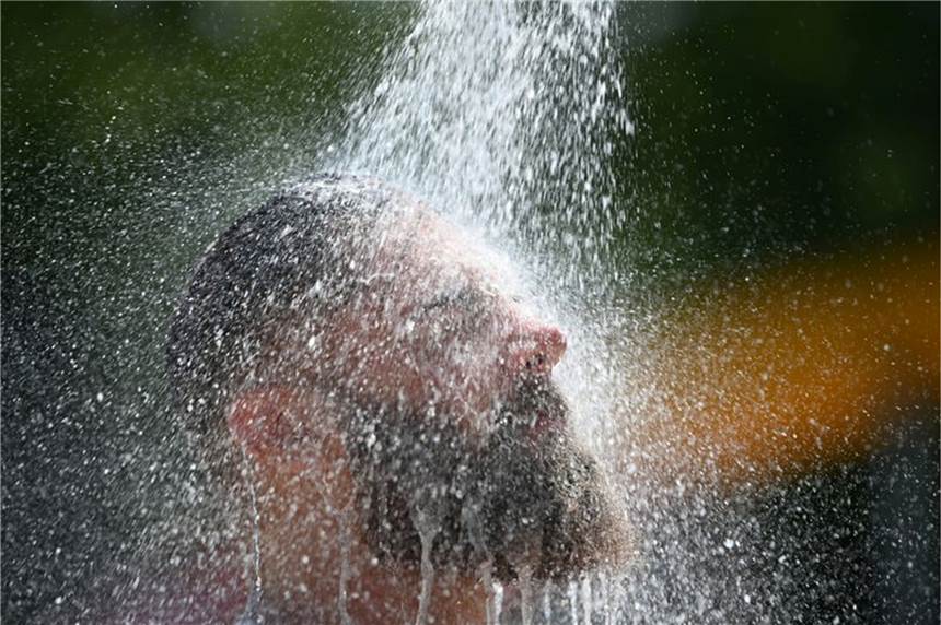 „Non Bathing“-Trend: Ist tägliches Duschen jetzt out? Anhänger der «Non Bathing»-Bewegung sind überzeugt: Weniger duschen hilft nicht nur der Haut, sondern schützt auch die Umwelt.