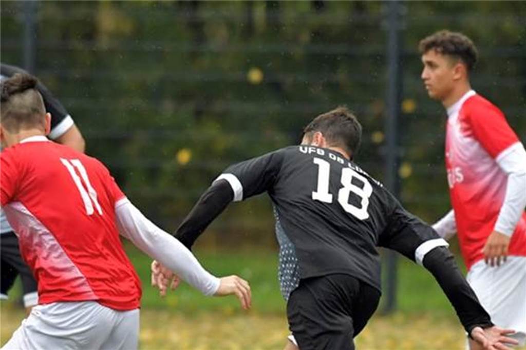 Das Dortmunder Kreisliga-A-Team der Hinrunde Teil 2: Ein Kaiser, ein König und ein Adler Anil Can Mert (ganz rechts).