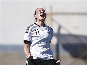 Anja Mittag hat die DFB-Frauen gegen Schweden 1:0 in Führung gebracht. Foto: Jose Sena Goulao