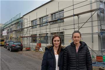 Anke Hartmann (links) und Marlit Büren-Kolk wollen gerne in einem Wohngebiet leben, in dem auch alte Menschen zu Hause sind. Mit der Ausführung, die sich sehr von der ursprünglichen Planung unterscheidet, sind sie allerdings nicht zufrieden.