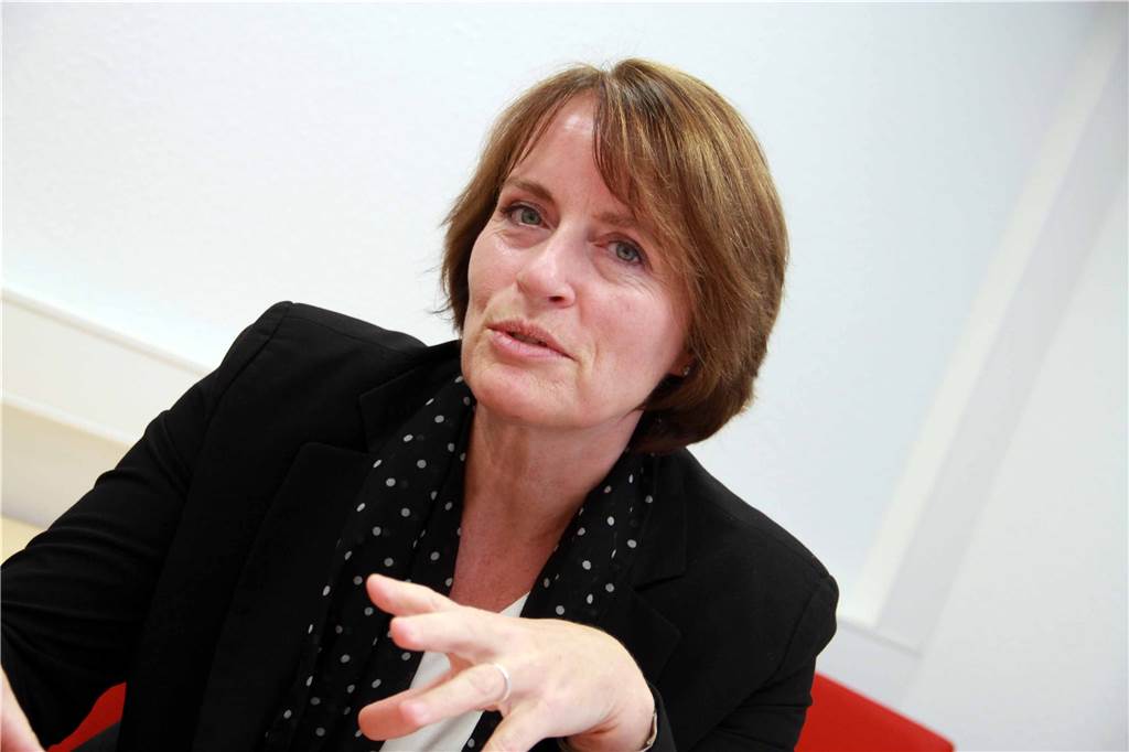 Hausbesitzer bekommen für eine neue Heizung bis zu 45 Prozent Förderung Anke Hormel, Energieberaterin bei der Verbraucherzentrale in Castrop-Rauxel.