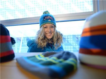 Anke Karstens bei der Einkleidung der Snowboarder in München. Foto: Andreas Gebert