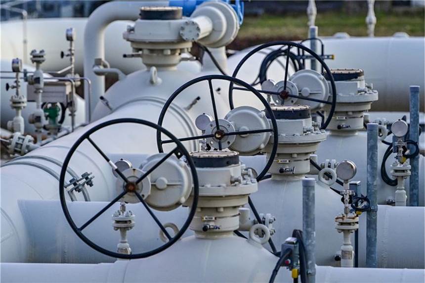 Moskau beharrt auf Zahlung der Gaslieferungen in Rubel Anlagen der Erdgasverdichterstation Mallnow der Gascade Gastransport GmbH. Die Verdichterstation in Mallnow nahe der deutsch-polnischen Grenze übernimmt vorwiegend russisches Erdgas.