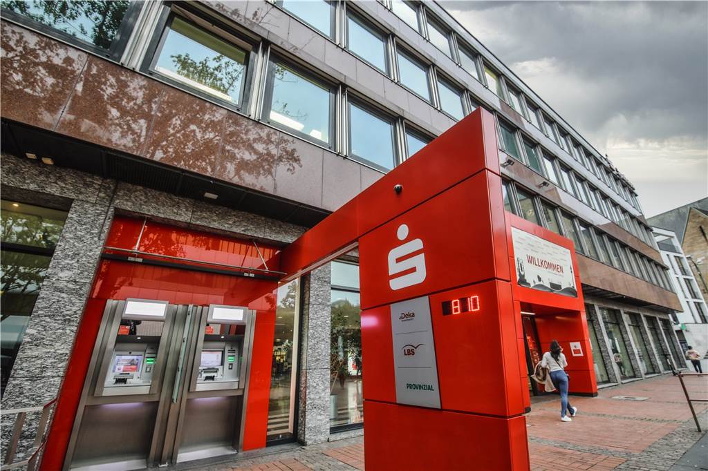 Sparkassen-Chef zur Krise auf den Konten: „Sehen ein Zwangsentsparen“ Der Hauptsitz der Sparkasse Dortmund an der Kampstraße