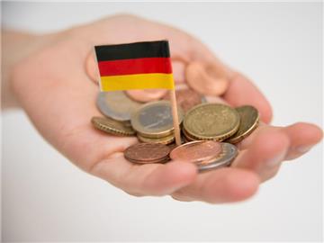 Anleihen gelten als sicher. Doch die vergangenen Monate haben gezeigt: Auch bei diesen Wertpapieren können die Kurse schwanken. Foto: Andrea Warnecke