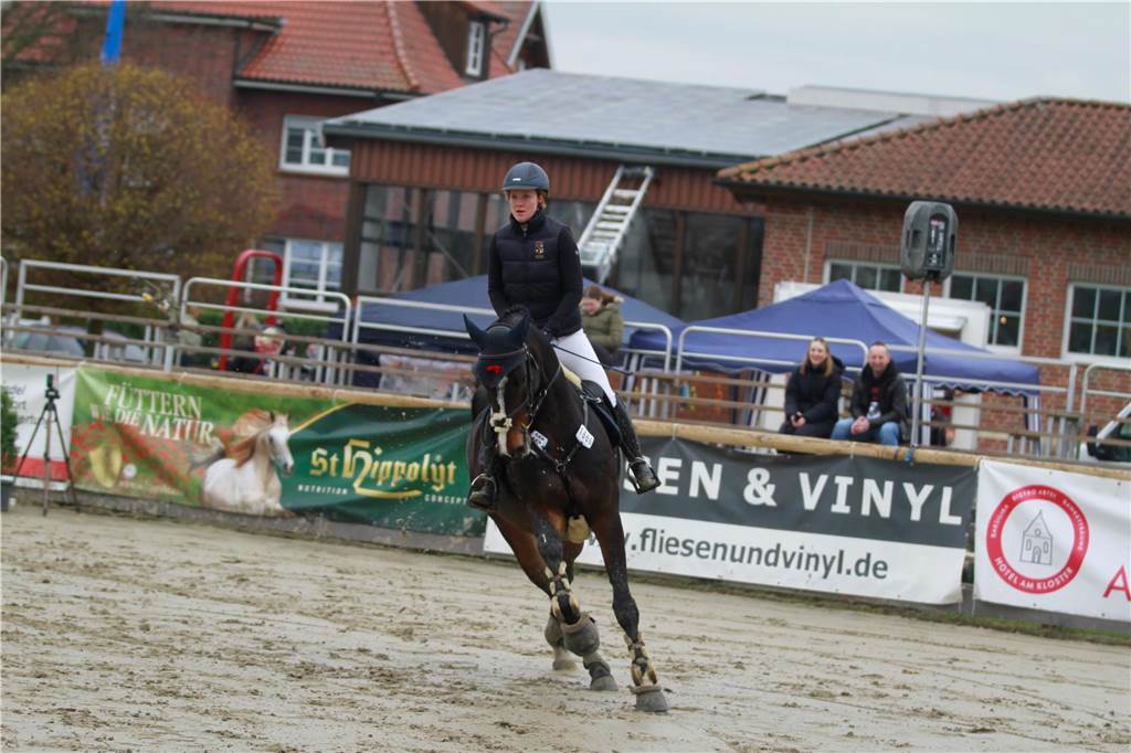 Britta Wittenbrink bei Lenklar doppelt in einer Prüfung erfolgreich: Viele Werner auf dem Podest Ann-Cathrin Lotz reitet auf Mr Nice Guy