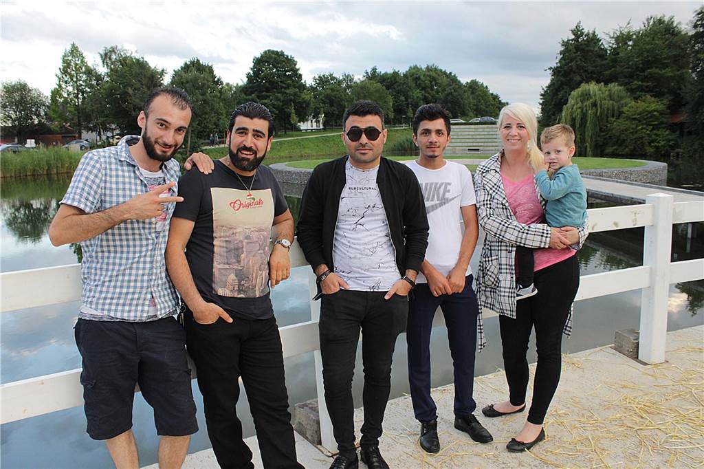 So kämpft die hoffnungslose Optimistin Anna Buttaci für eine bessere Integration Anna Buttaci vom Arbeitskreis Asyl mit neuen Mitbürgern. Aus Sicht der Olfenerin geht es vor allem um Kontakte zu Bürgern in der Steverstadt.