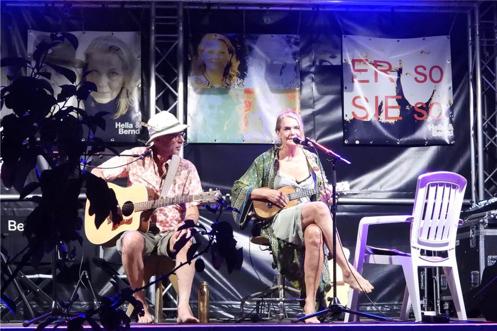 Zehn Jahre artpark: Sommerfest zur Sommersonnenwende Anna Spohr und Remco Hooijkaas waren schon im Jahr 2023 auf der artpark-Bühne zu sehen.